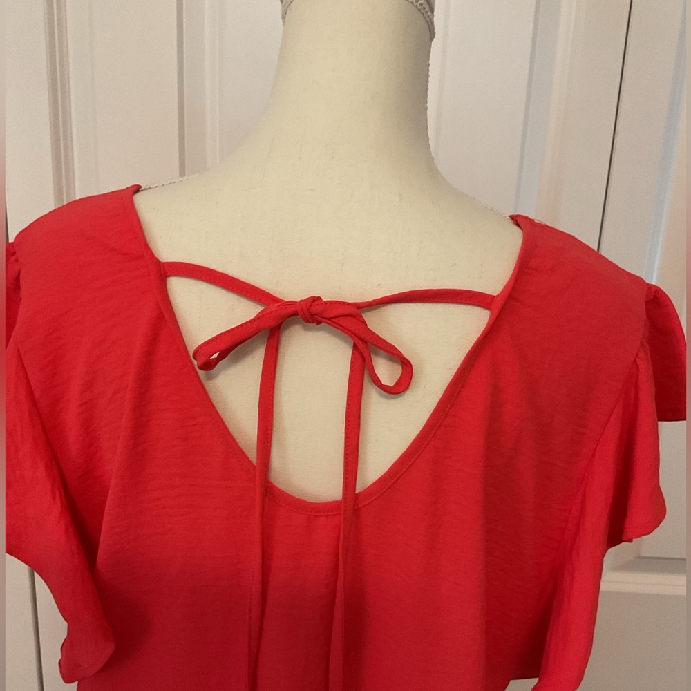 Women's V-Neck Tie Back Flutter Sleeve Blouse NWOT Size Large - Picture 8 of 10